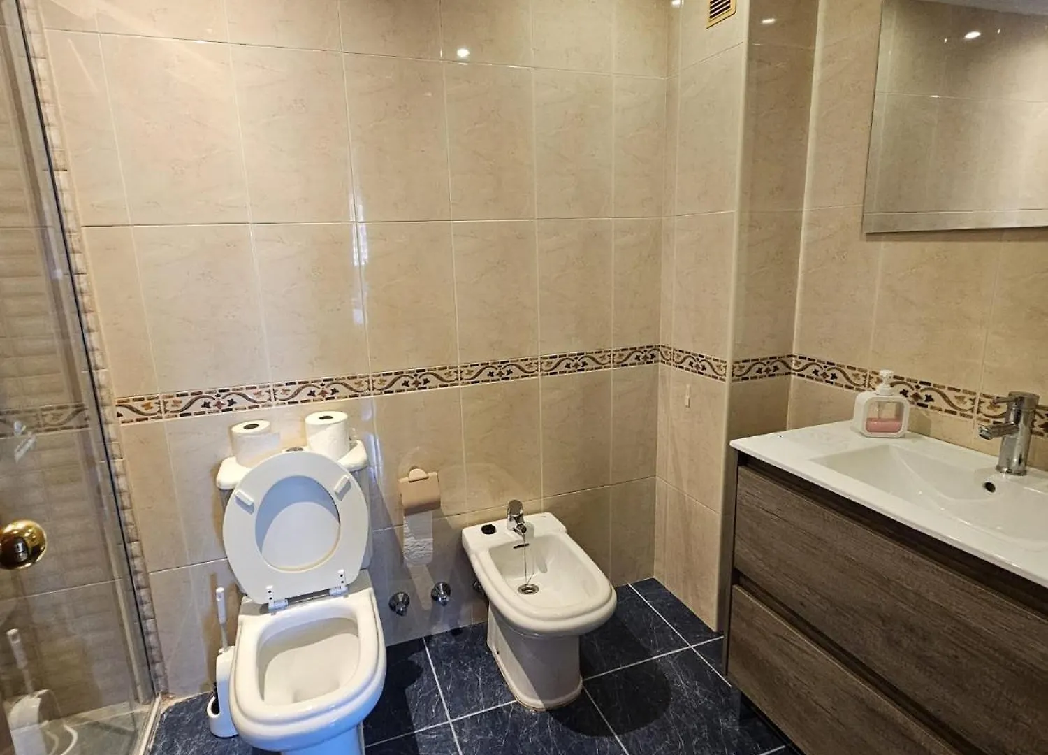 Preciosa Habitacion Centro Malaga Enfrente El Corte Ingles Estacion De Tren Y Metro La Mejor Zona De Malaga Casco Antiguo 0*,  Ισπανία