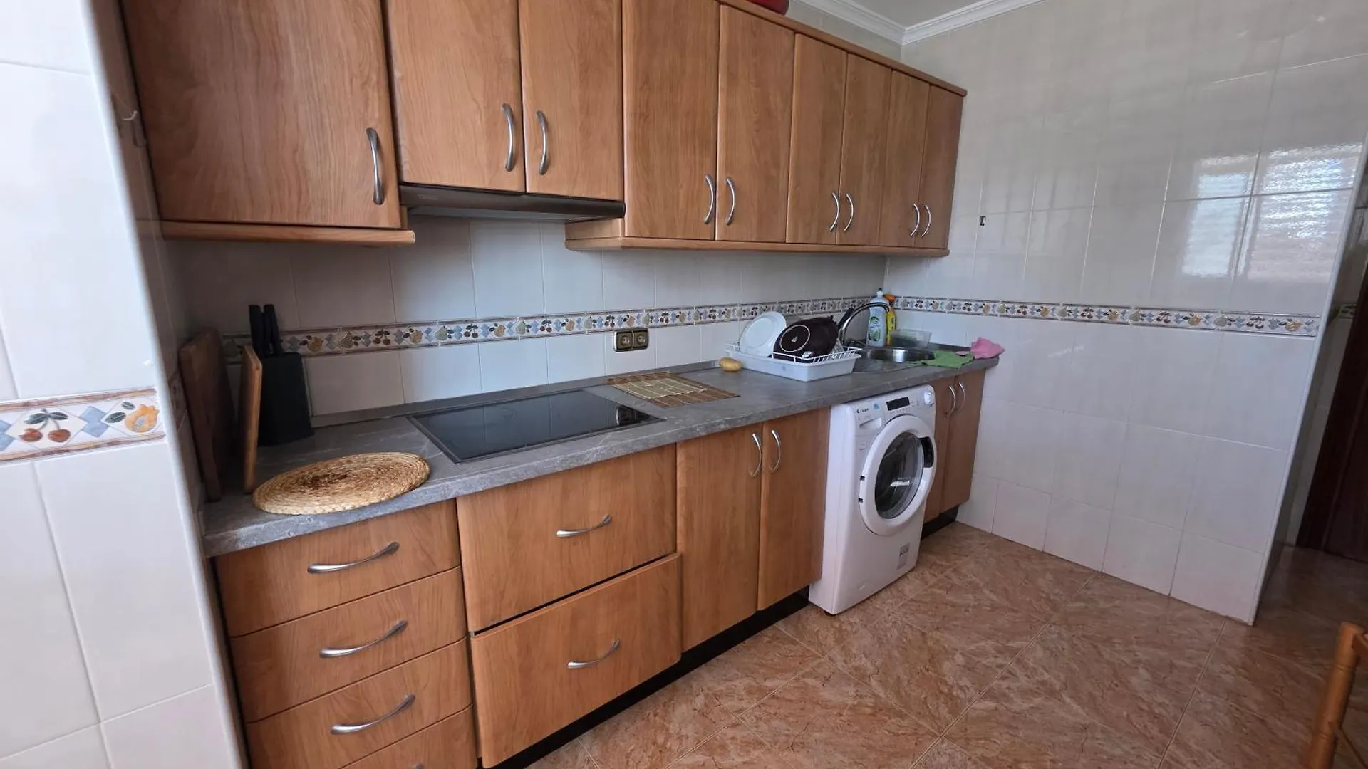 Preciosa Habitacion Centro Malaga Enfrente El Corte Ingles Estacion De Tren Y Metro La Mejor Zona De Malaga Casco Antiguo Δωμάτια σε οικογενειακή κατοικία